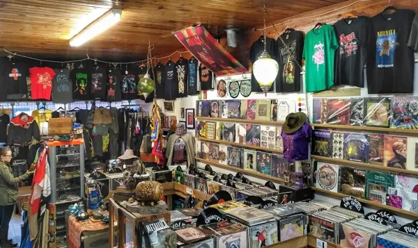 Record Store: Olde News Vintage and Vinyl
