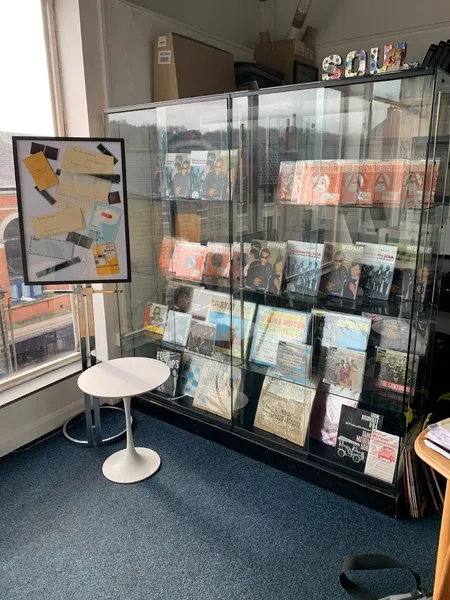 Record store thumbnail: Modus