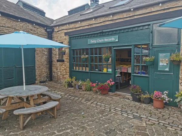 Record store thumbnail: Daisy Chain Records