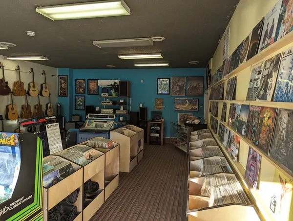 Record store thumbnail: Spa City Music / The Vinyl Destination
