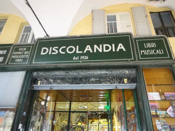 Record store thumbnail: Discolandia