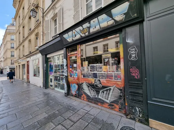 Record store thumbnail: Rock'n'Roll Voltage