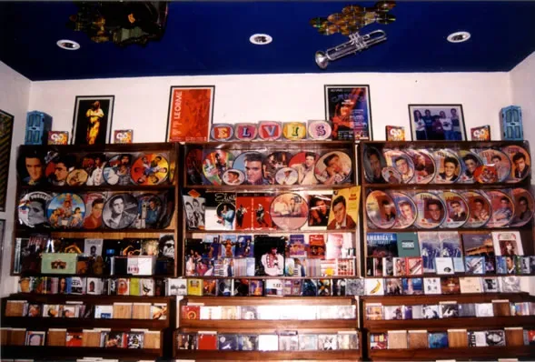 Record Store: La Macchina Del Tempo