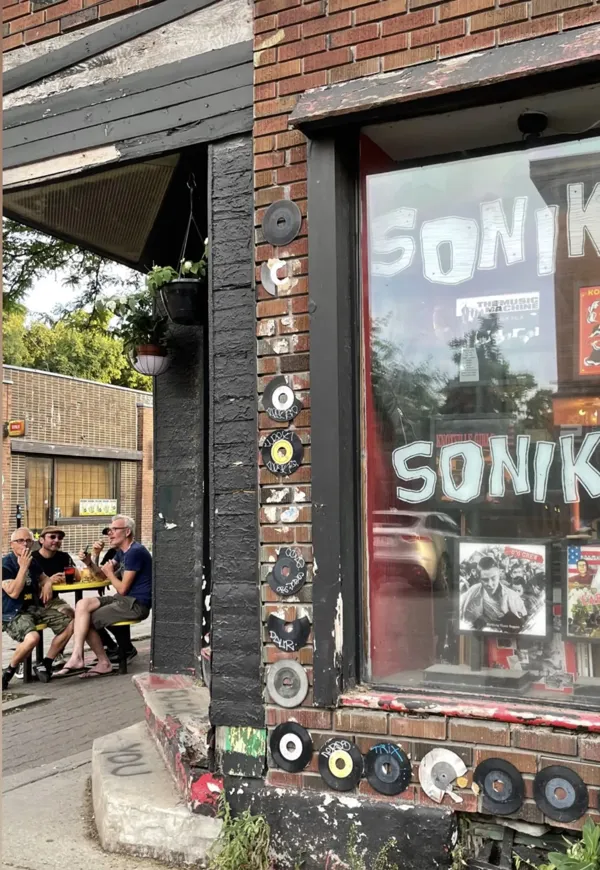 Record Store: Musique-Disque Sonik
