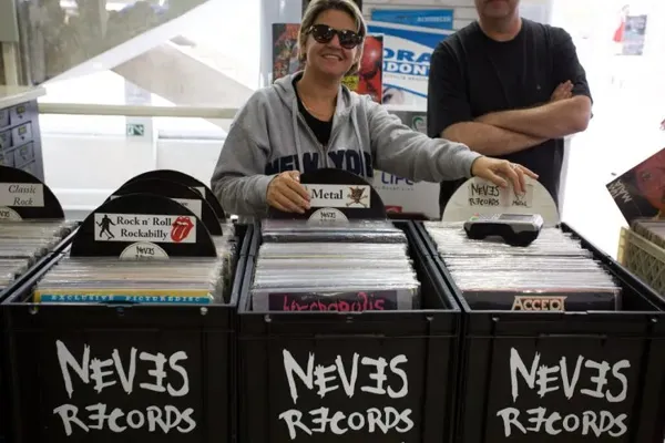 Record store thumbnail: Neves Records