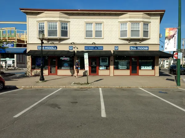 Record Store: Bull Moose