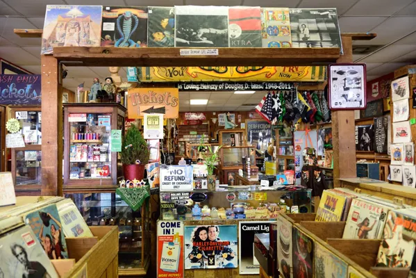 Record store thumbnail: Flip Side Record Parlor