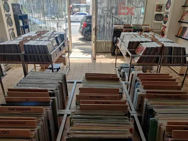 Record Store: Ray's heritage חנות תקליטים בחיפה