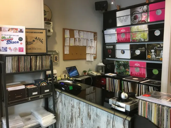 Record Store: Mix Market Records - Vinyl DJ Shop