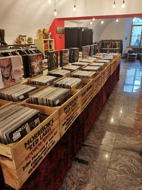 Record store thumbnail: Brooo Records & Second Hand