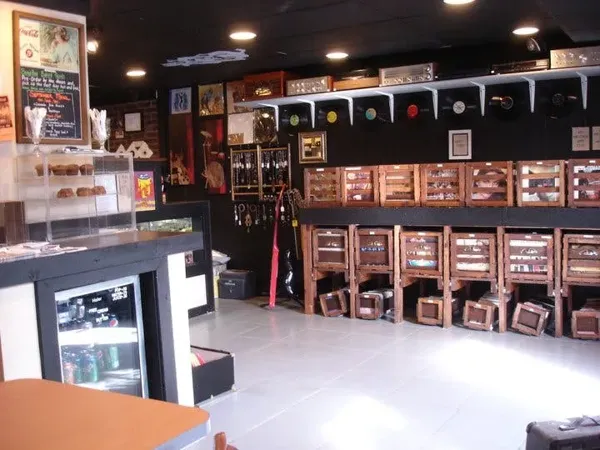Record store thumbnail: Vinyl Cafe