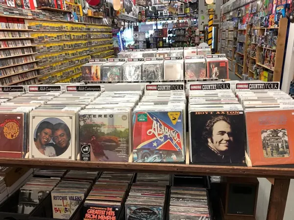 Record store thumbnail: Rogue Records & Music