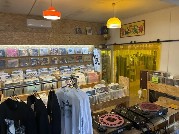Record Store: Biit Me Record Store / Oü Biitmii