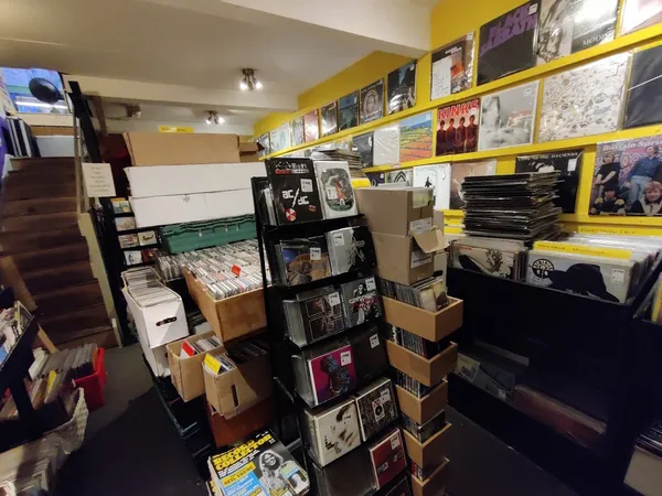 Record Store: Wall Of Sound