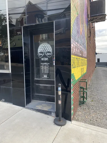 Record Store: Shiny Dome Records