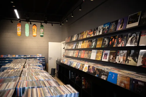 Record store thumbnail: Alda Music Plötubúð