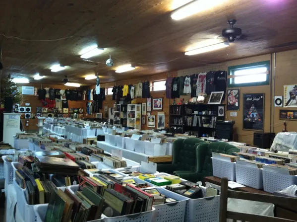 Record Store: No Name Vinyl Records & Music Etc.