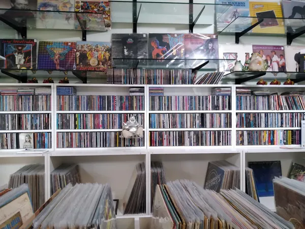 Record store thumbnail: Record Wonderland AU