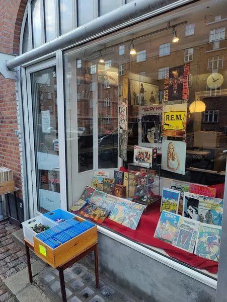 Record Store: Second Beat Antikvariat