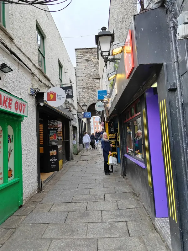 Record Store: Mojos Records