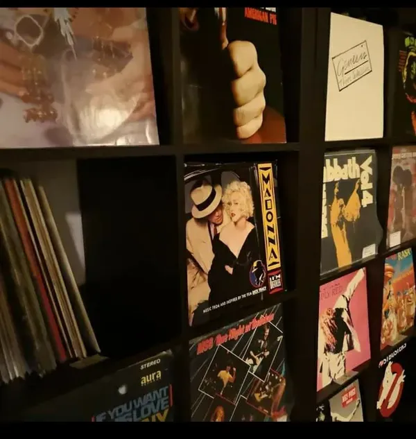 Record store thumbnail: Vinyl i Åled