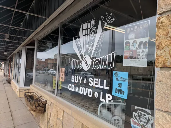 Record Store: Tune Town