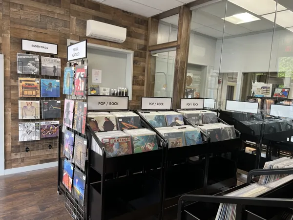 Record store thumbnail: Strawberries Records