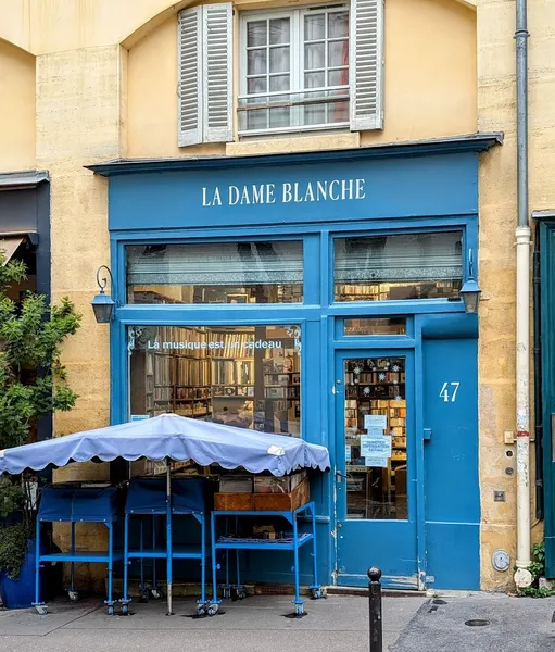 Record Store: La Dame Blanche Record Shop