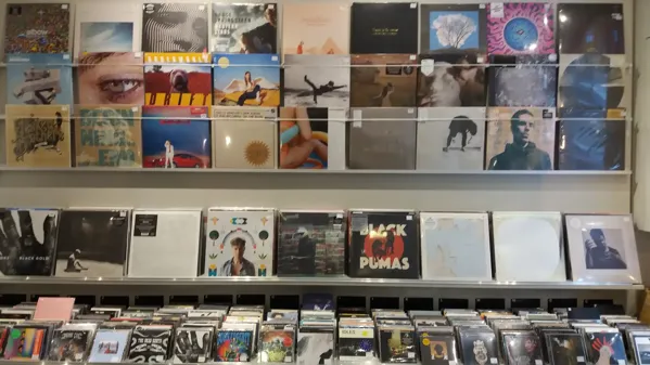 Record Store: music express