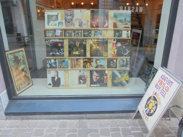 Record Store: Kozmic Music