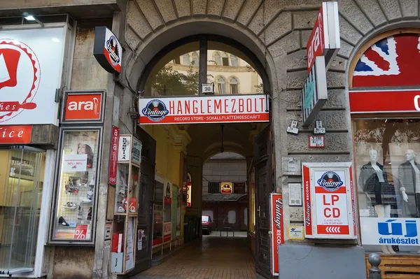 Record store thumbnail: Vintage Records Hanglemezbolt