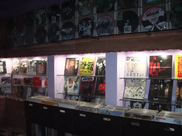 Record Store: Echoes Vintage Music Store