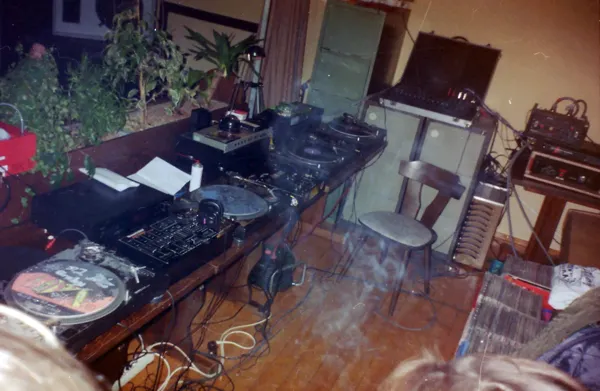 Record store thumbnail: Median Millan