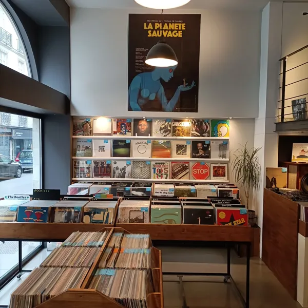 Record Store: Comme À La Radio Disques