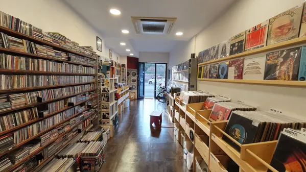 Record Store: Chicken Records - Music Shop