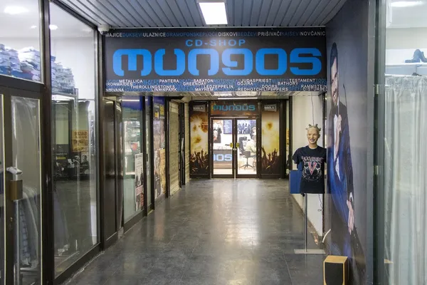 Record Store: Cd Shop Mungos
