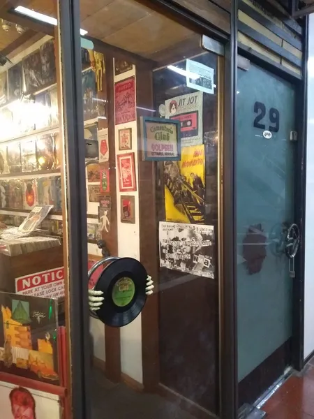 Record store thumbnail: Cementerio Club