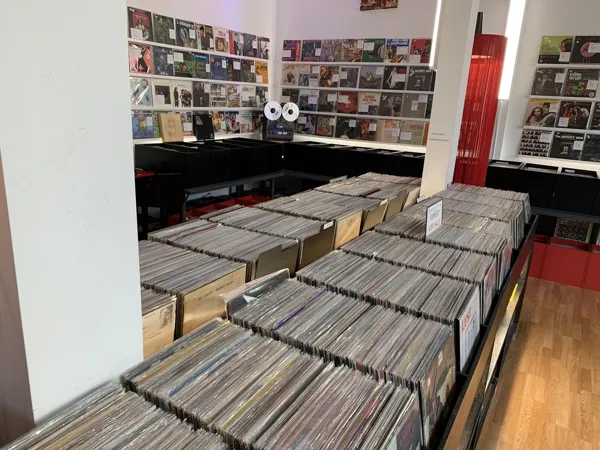 Record store thumbnail: Revilla Grooves & Gear