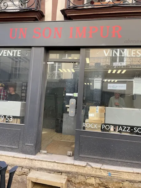 Record Store: UN SON IMPUR