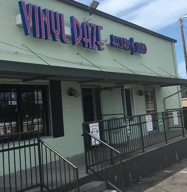 Record Store: Vinyl Daze Records