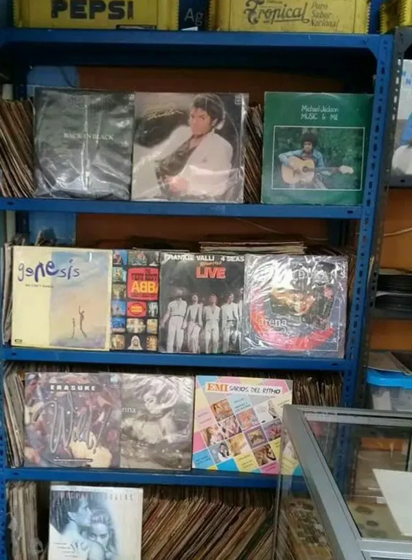 Record store thumbnail: Antigüedades La Marcelle