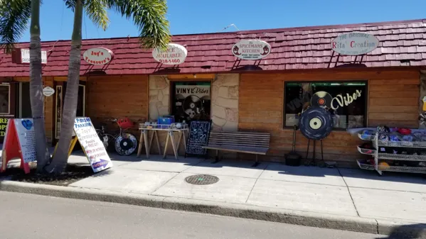 Record store thumbnail: Vinyl Vibes CD SHOP