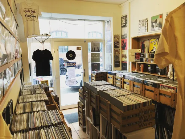 Record Store: BLACK WAVE RECORDS