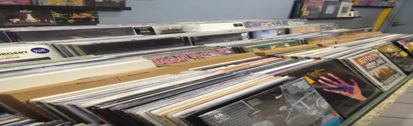 Record Store: Modern Music Discos