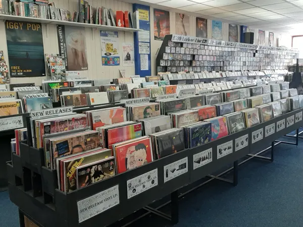 Record store thumbnail: Fives Records