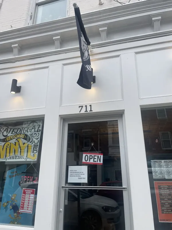 Record Store: Cratediggaz Records