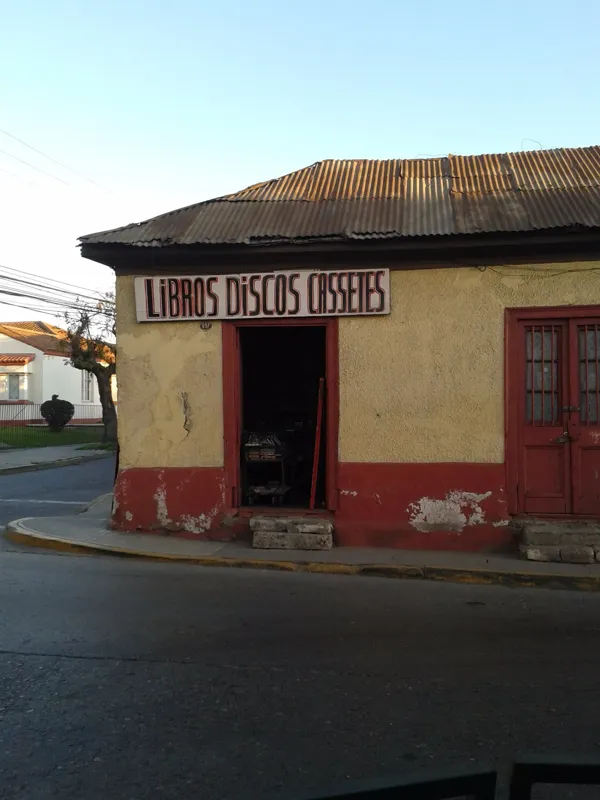 Libros Discos Cassettes