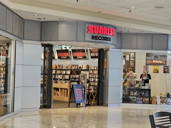 Record Store: Sunrise Records