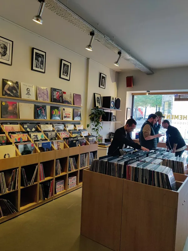 Record store thumbnail: Vachement Bien