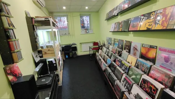 Record Store: Vanilin Records Shop - магазин вінілових платівок